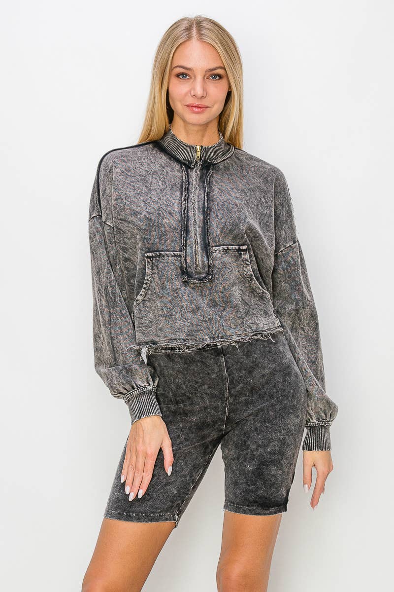 Kangaroo pocket quarterzip