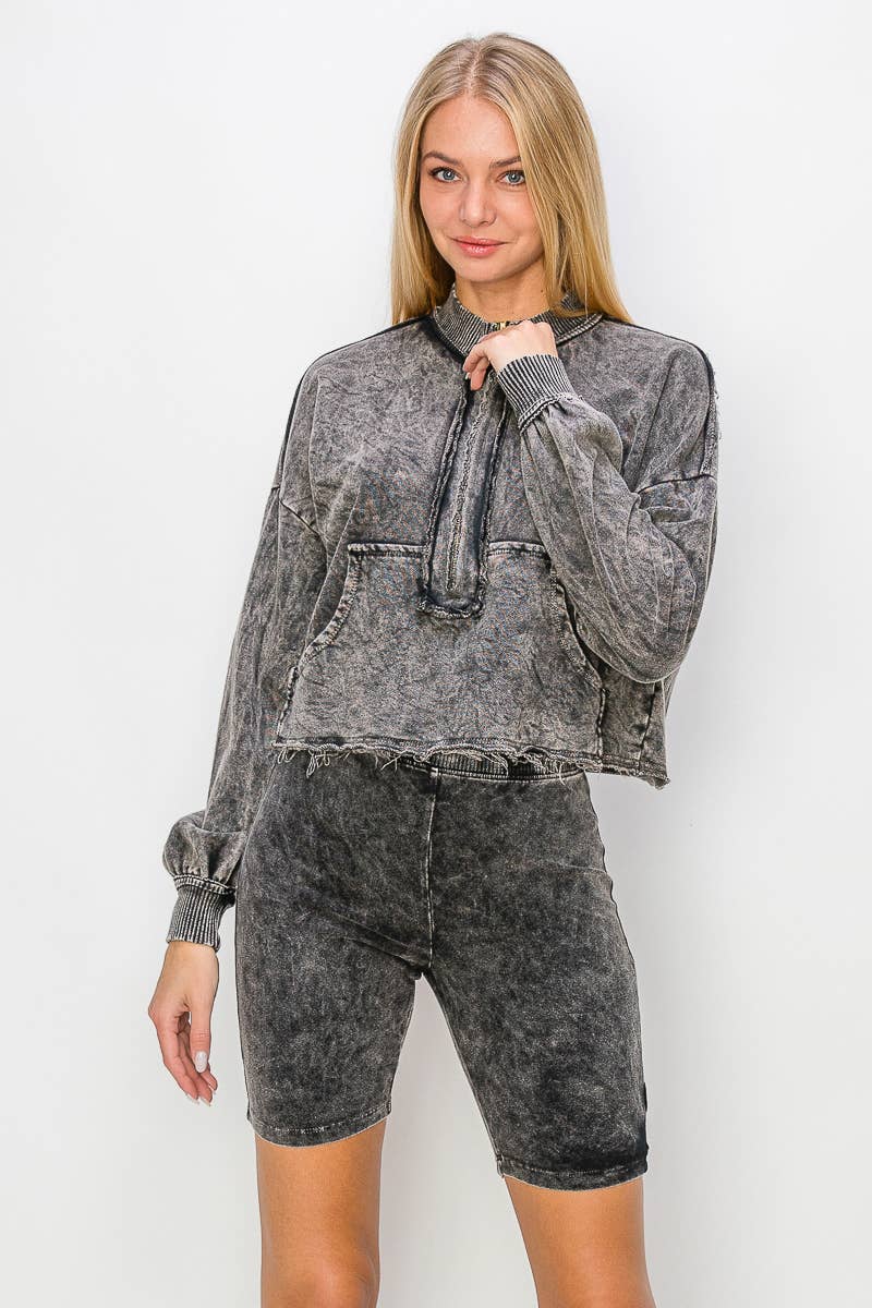 Kangaroo pocket quarterzip