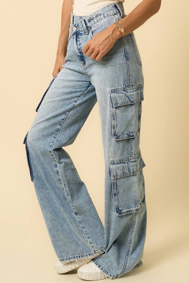 CROSSOVER RELAXED CARGO JEANS