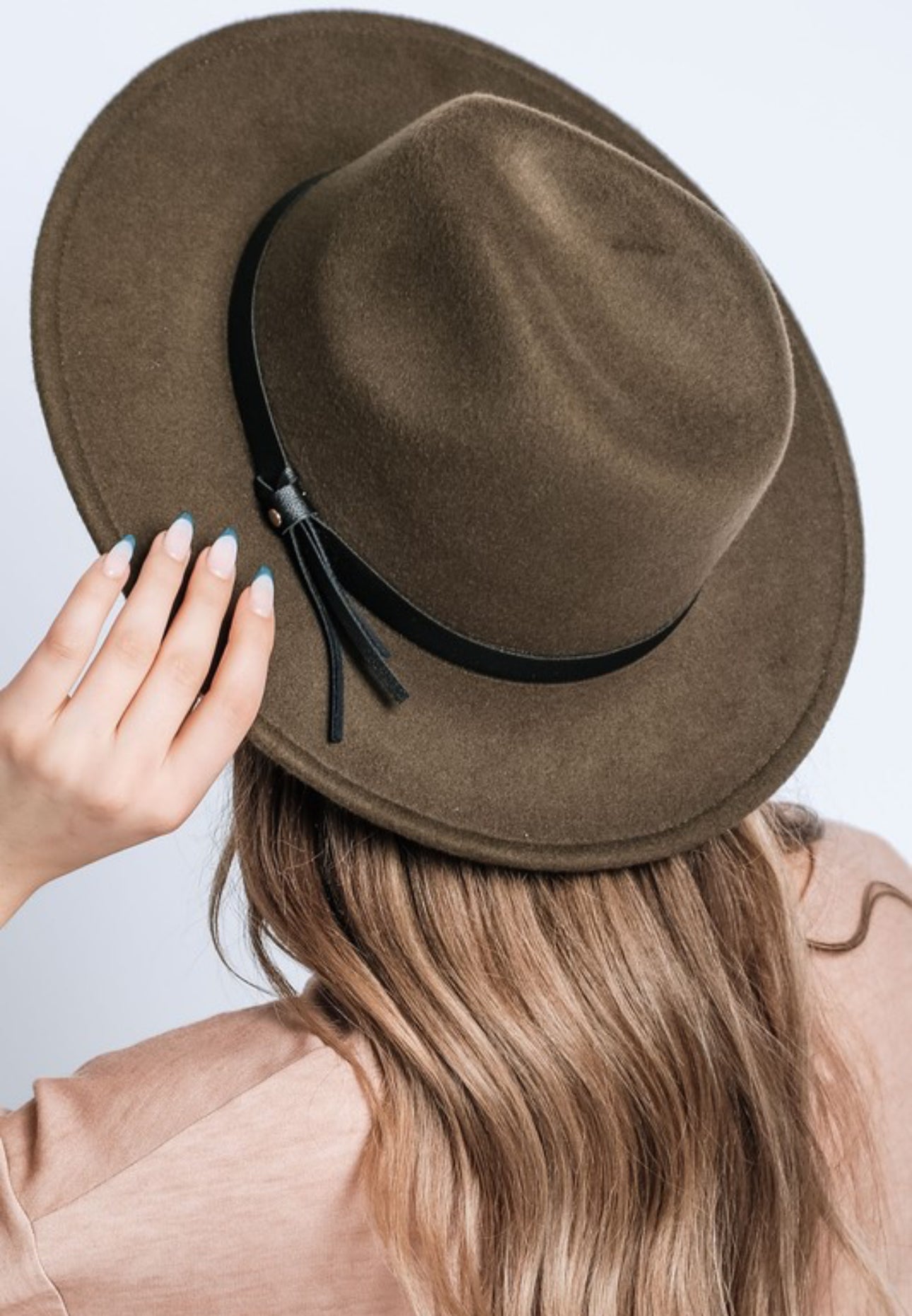 Classic Fedora w/leather band