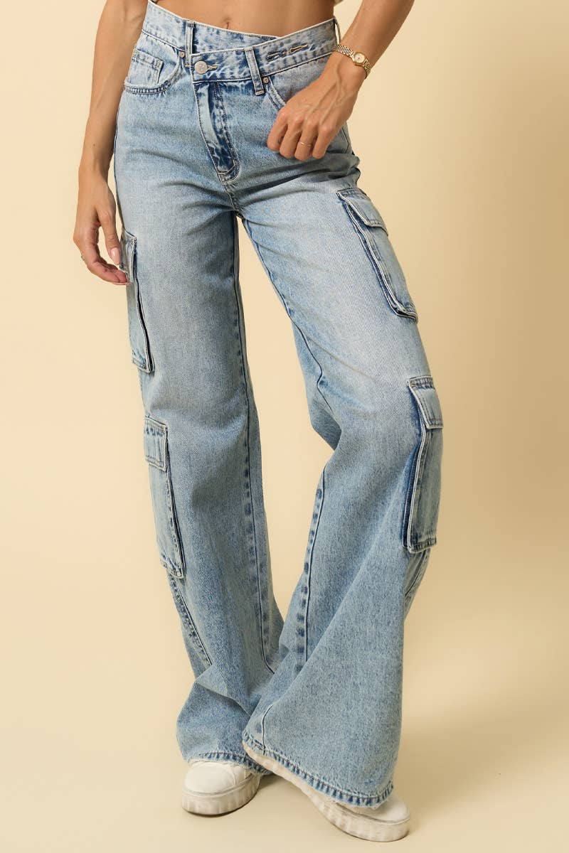 CROSSOVER RELAXED CARGO JEANS