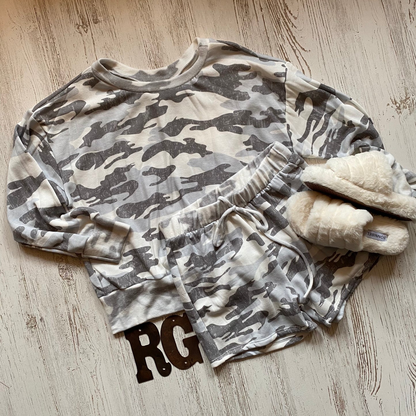 Camo girl lounge set